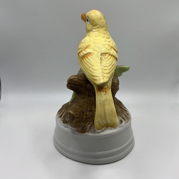 𝅺🎉hp🎉vintage Eda Mann Milano‎ Porcelain  Yellow Canary Musical - Picture 2 of 6